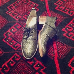 Metallic Lace Up Dress Shoes 😍